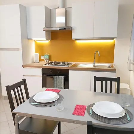 Bilocale Tra E Riccione * ريميني